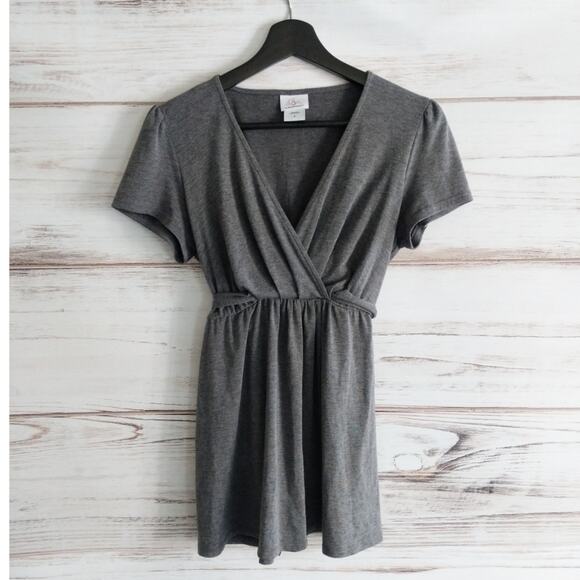 Oh Baby by Motherhood v-neck tee sz small - Picture 1 of 4